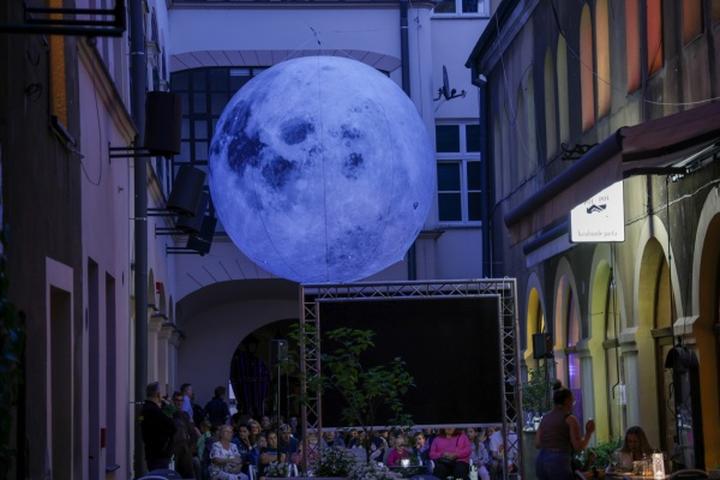 Książki o księżycu