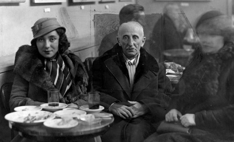 Głębia emocji w wierszu o ubóstwie: interpretacja twórczości Leśmiana