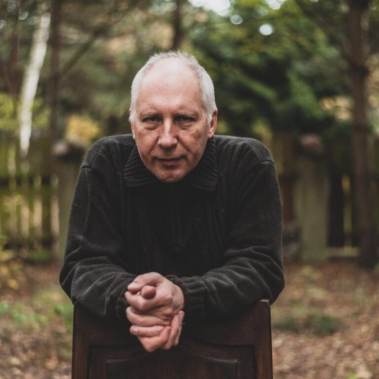 Ile stron ma w Pustyni i Puszczy? Odkryj liczbę kart tej klasycznej powieści!