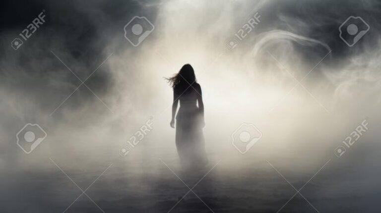 Odsłonięte emocje: wiersze o odchodzeniu, które poruszają serca