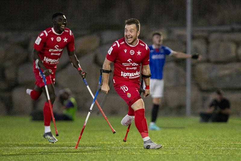 Zanurz się w świat futbolu - najlepsze książki o piłce nożnej w Empiku