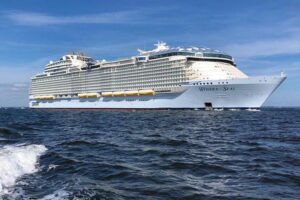 Poezja na falach: Wiersz o statku wśród morskich przygód