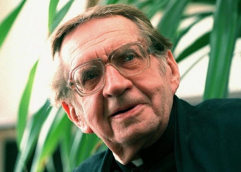 Zanurzenie w uczuciach: Wiersze miłosne znanych poetów, które zachwycają