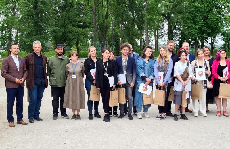 Symbolika i emocje w poezji